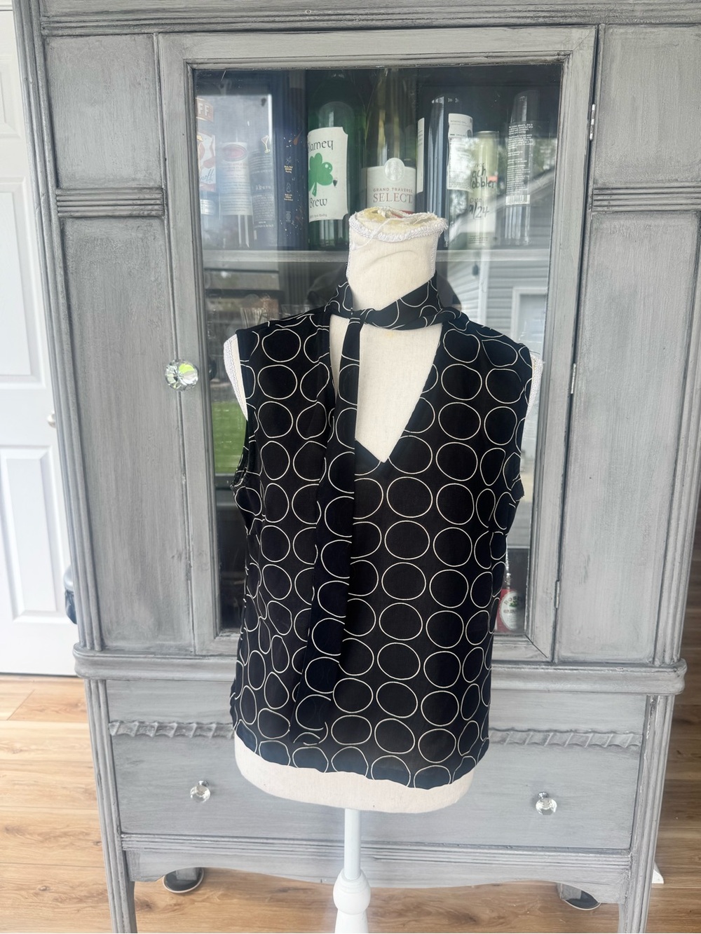 New York & Company Black and White Sleeveless Tie-Neck Blouse